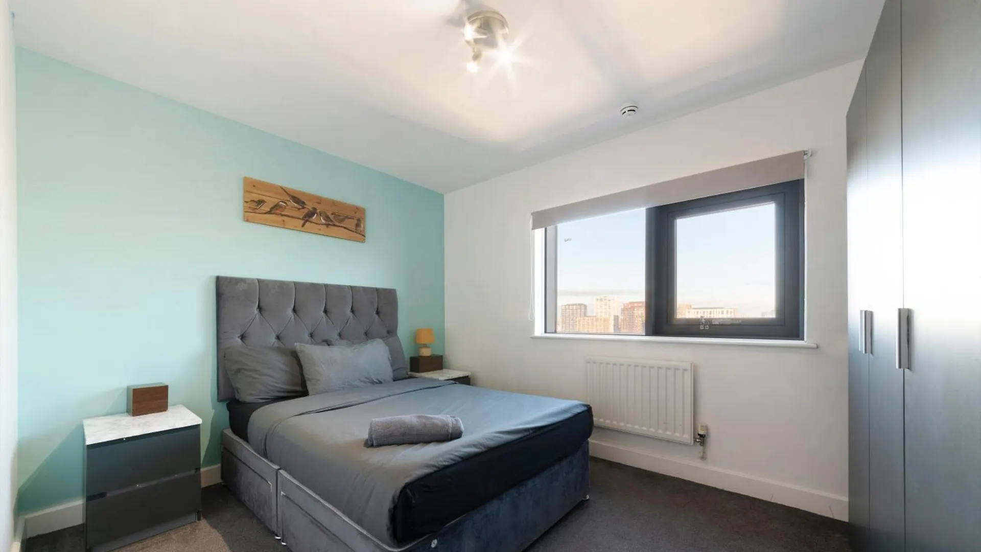 Canary Wharf & O2 London Apartment